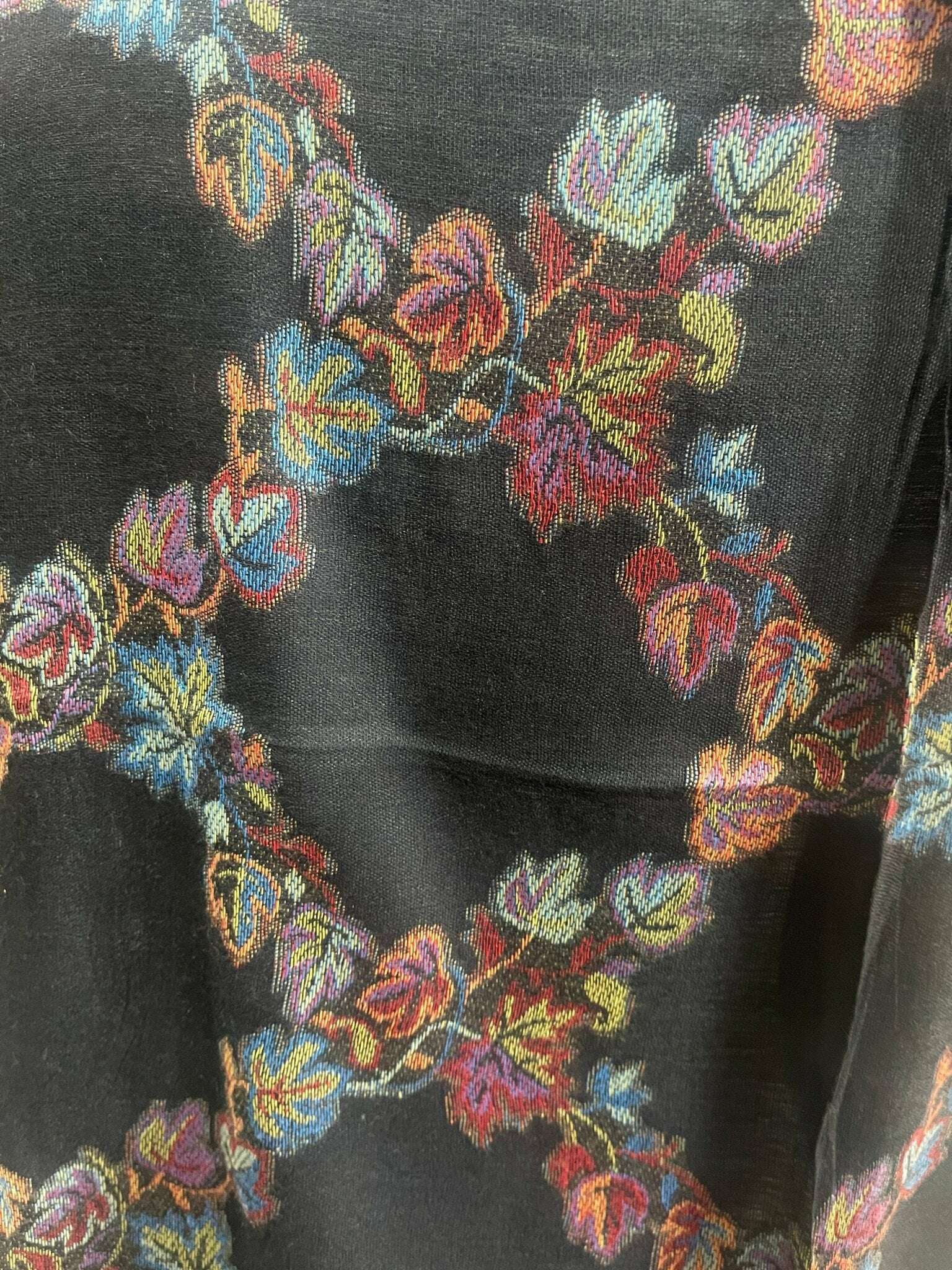 cashmere-kani-shawl--black-nurain-35425648